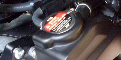 Tips Mengganti Air Radiator Motor yang Baik dan Aman